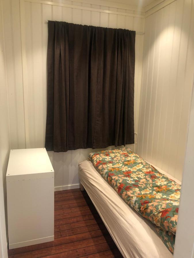 Den Gule Huset Apartment Лингдал Екстериор снимка