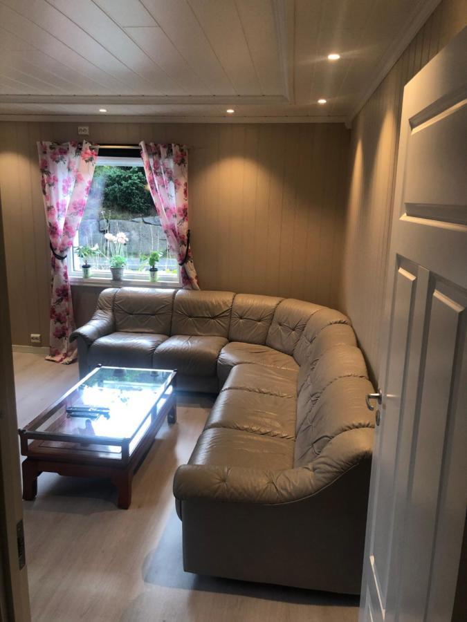 Den Gule Huset Apartment Лингдал Екстериор снимка