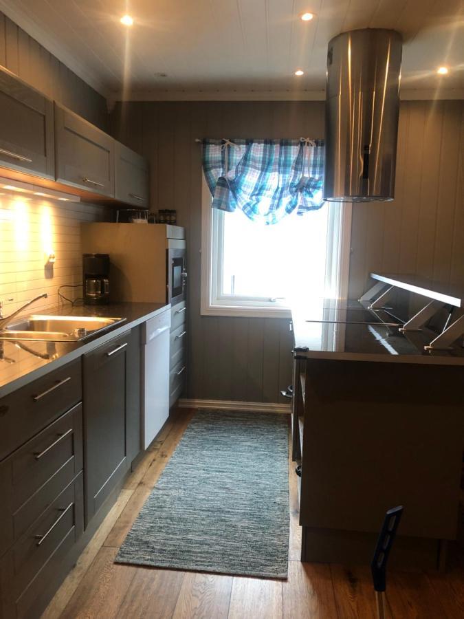 Den Gule Huset Apartment Лингдал Екстериор снимка