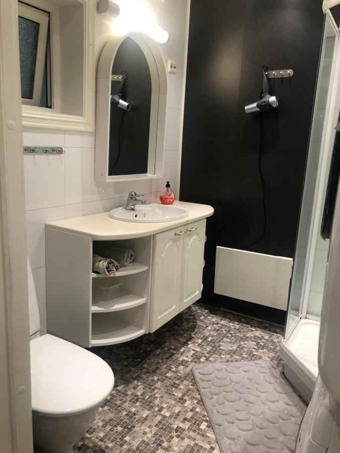 Den Gule Huset Apartment Лингдал Екстериор снимка