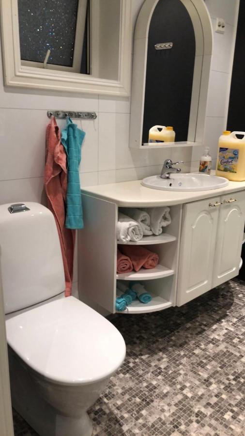 Den Gule Huset Apartment Лингдал Екстериор снимка